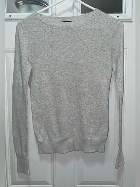 Express Women’s Size Small Light Gray Long Sleeve Sweater